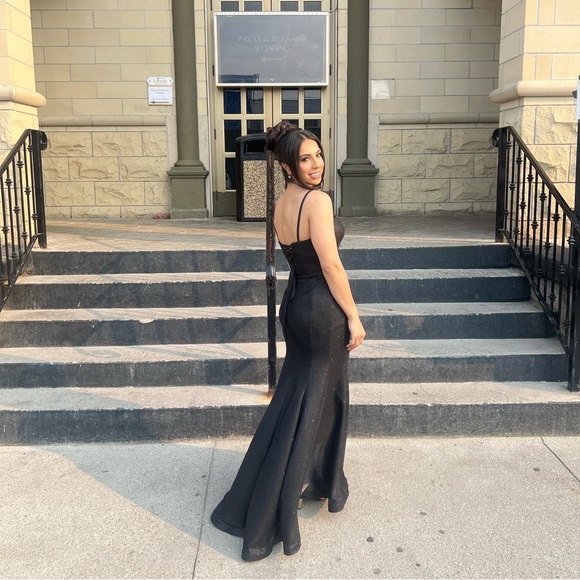 Black mermaid dress / gown, corset, spandex, gently shimmery material, lining - Picture 5 of 8